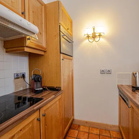 Appartement Arc 1950, Hameau Du Glacier, Dernier Etage , 63m2 , 5m De Hauteur Sous Plafond Dans Le Sejour, Cheminee, Balcon Sud, Piscine, Aux Pieds Bourg-Saint-Maurice