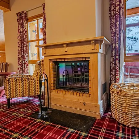 Appartement Arc 1950, Hameau Du Glacier, Dernier Etage , 63m2 , 5m De Hauteur Sous Plafond Dans Le Sejour, Cheminee, Balcon Sud, Piscine, Aux Pieds Bourg-Saint-Maurice